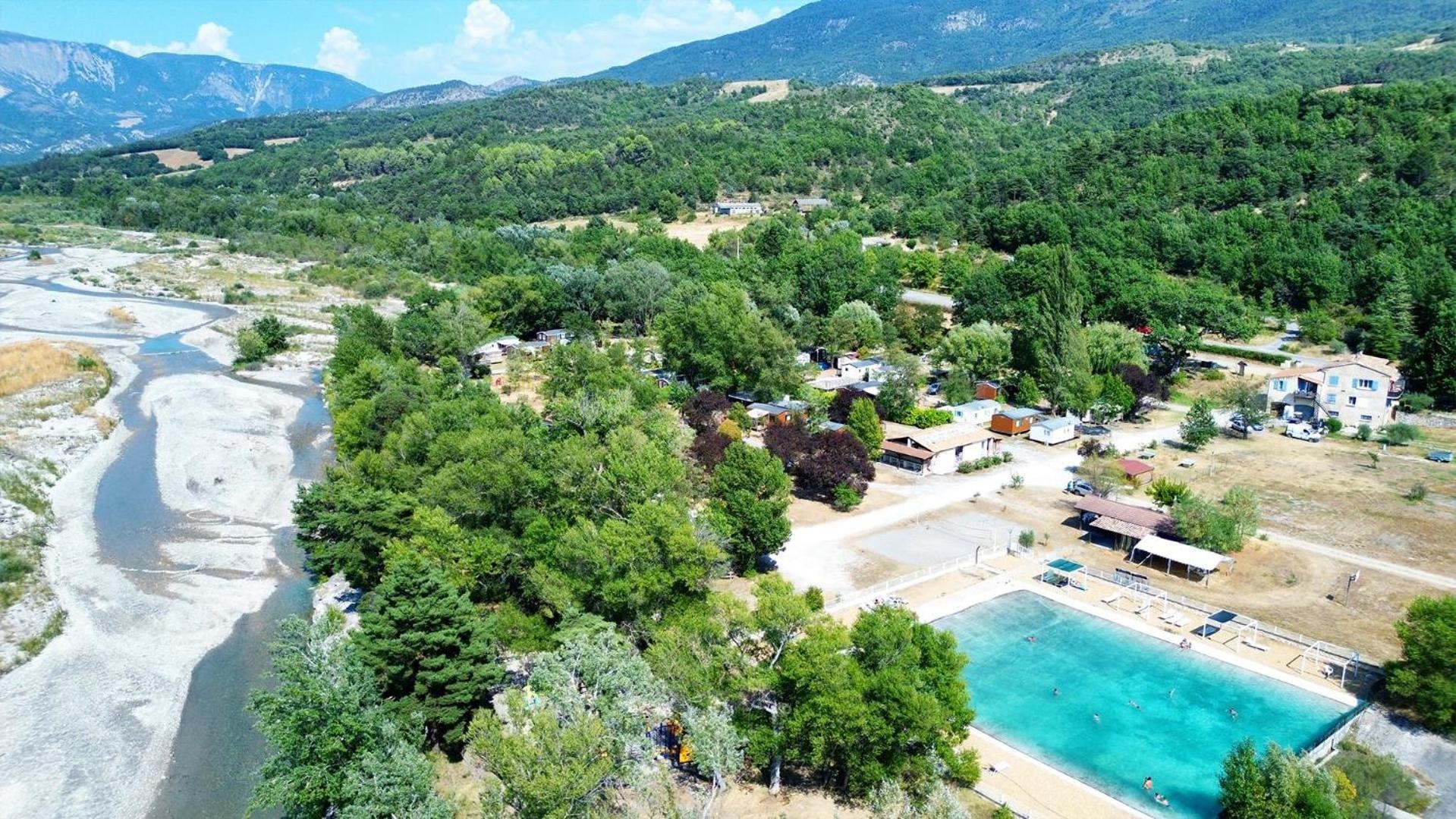 Camping Tikayan La Celestine Hotel Beynes  Bagian luar foto